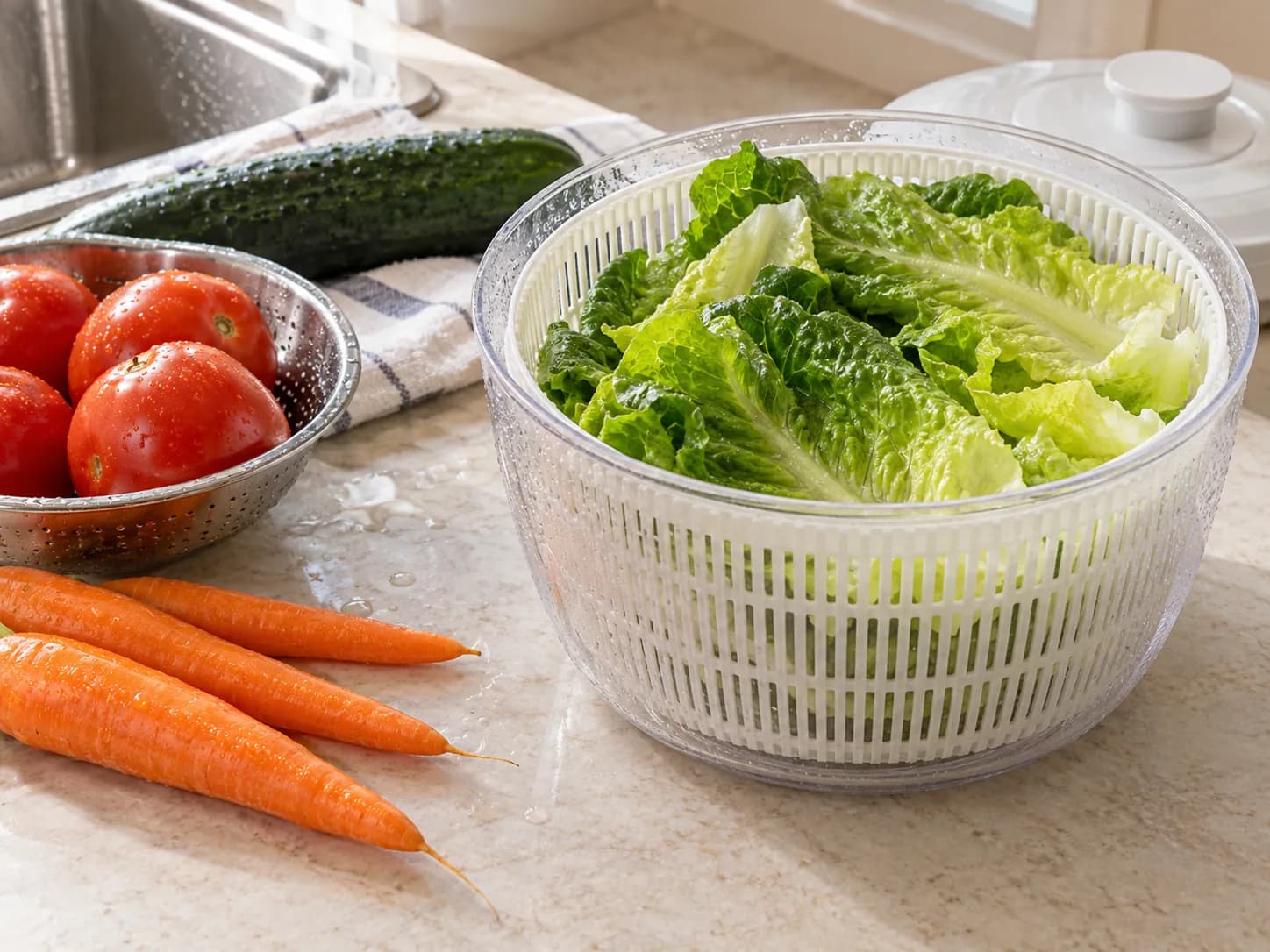 Salada primavera com frango: Lave e seque os vegetais