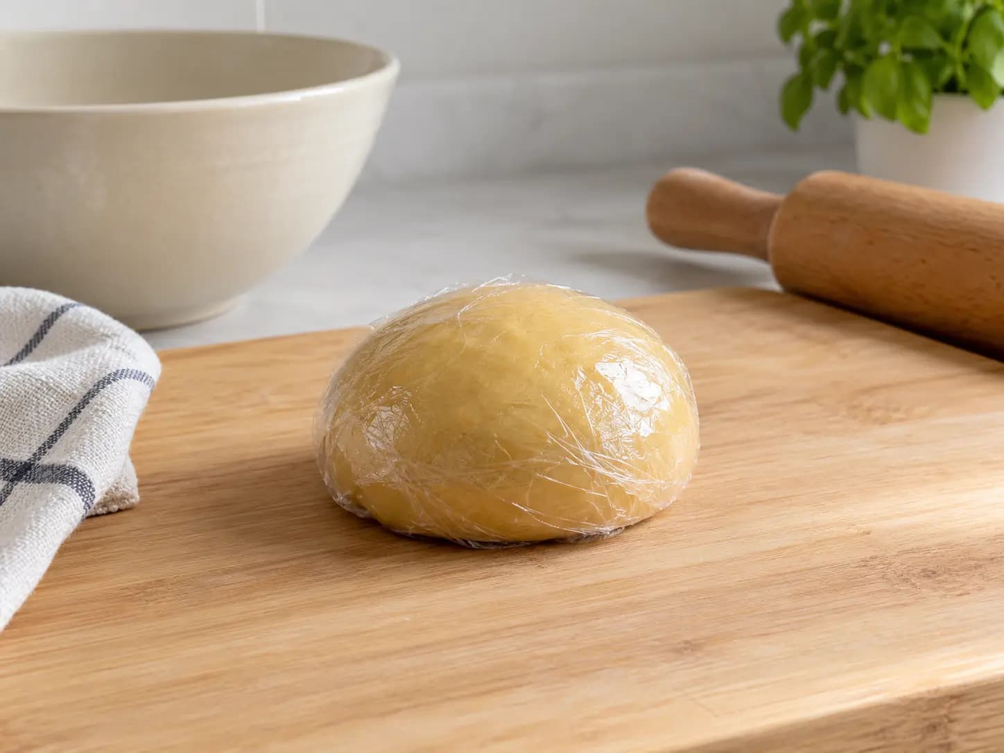 Ravioli caseiro de ricota e espinafre: Sove e deixe descansar