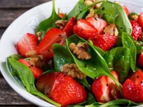 Spinach and Strawberry Salad