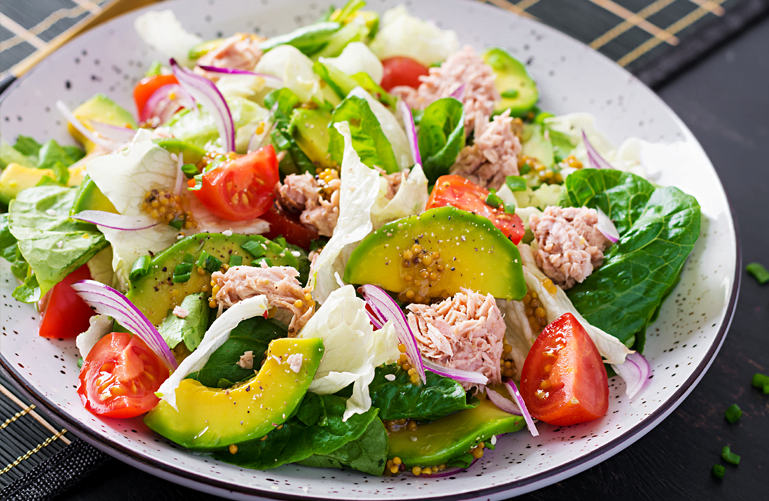 Ensalada de pollo y aguacate