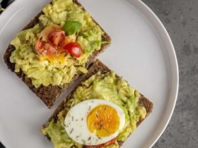 toast con avocado e uova 2